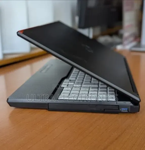 Laptop 8GB Intel Core i5 SSD 256GB