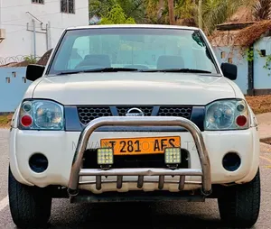 Nissan Hardbody 2007 Pearl