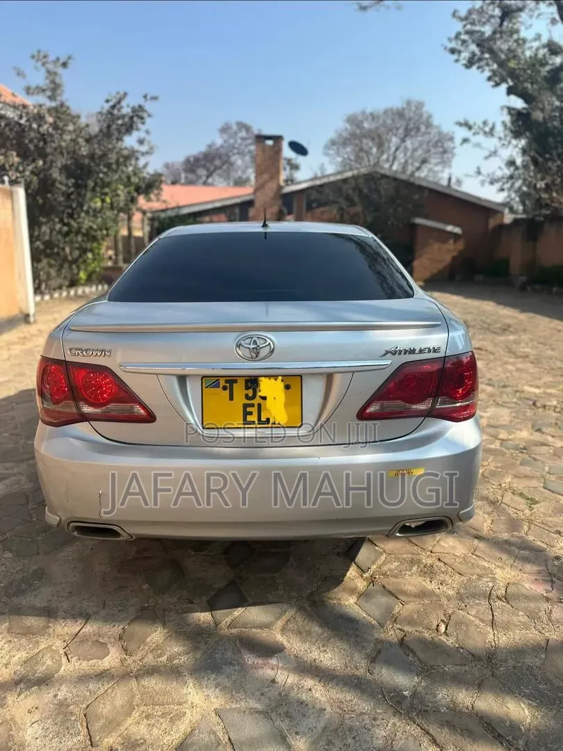 Toyota Crown 2015 Silver