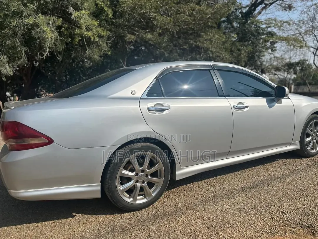Toyota Crown 2015 Silver