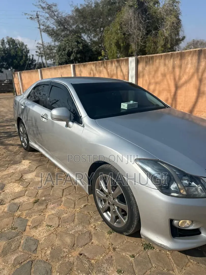 Toyota Crown 2015 Silver