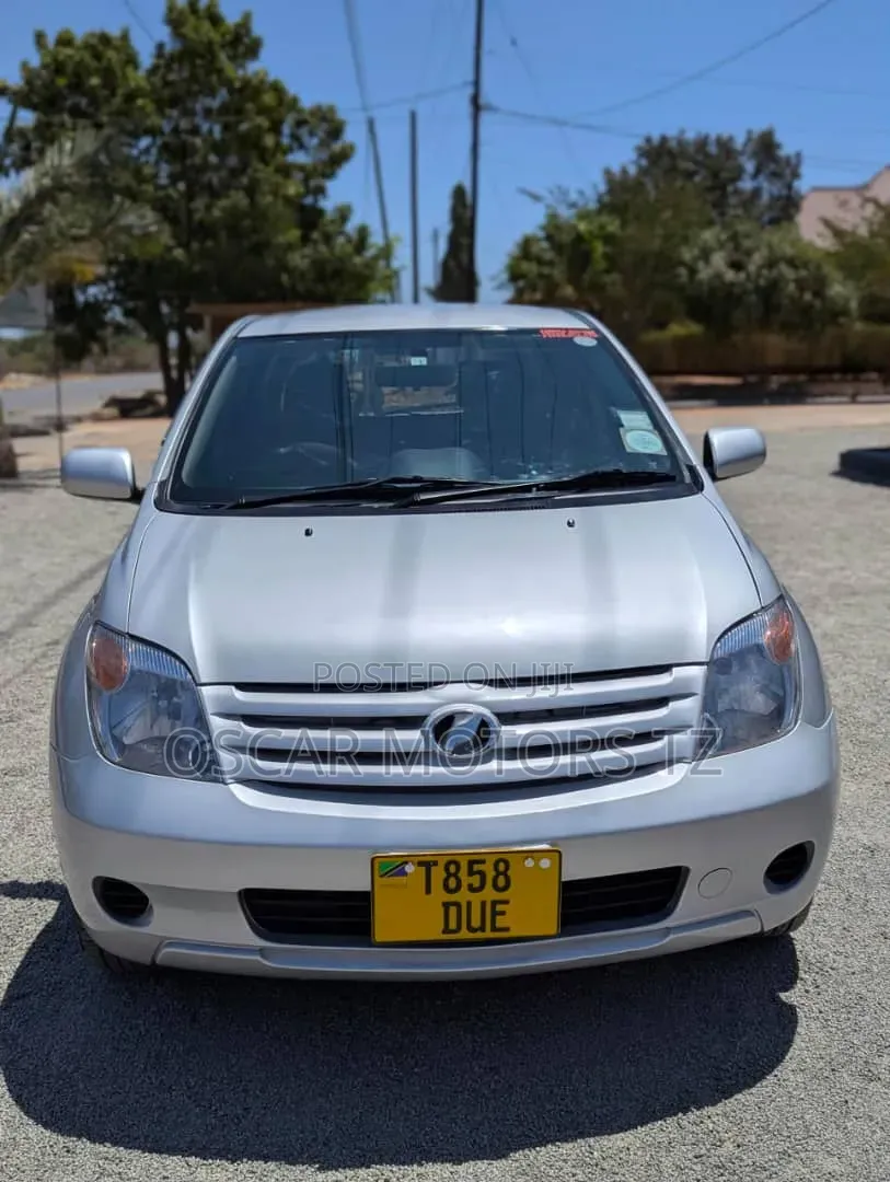 Toyota IST 2007 Silver