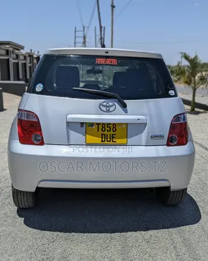 Toyota IST 2007 Silver