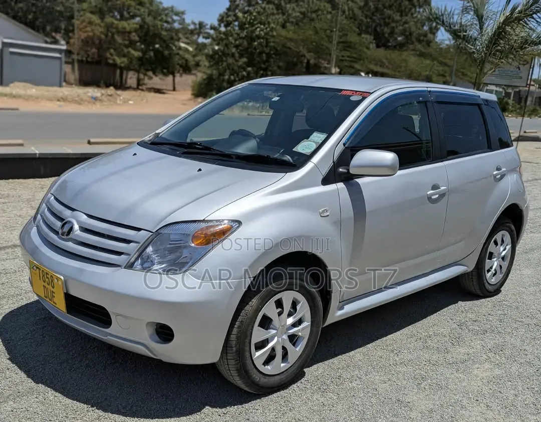 Toyota IST 2007 Silver