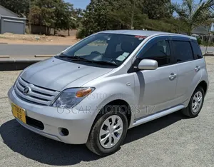 Toyota IST 2007 Silver