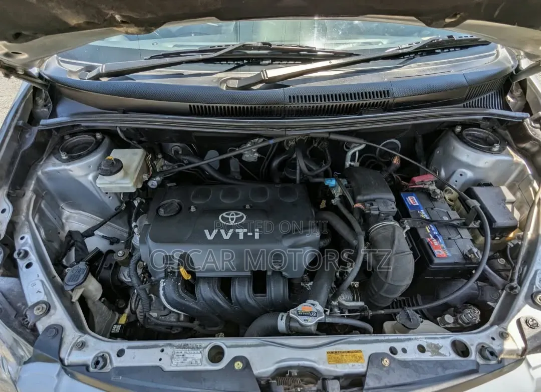 Toyota IST 2007 Silver