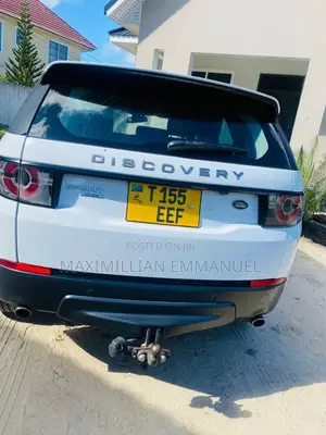 Land Rover Discovery 2015 White
