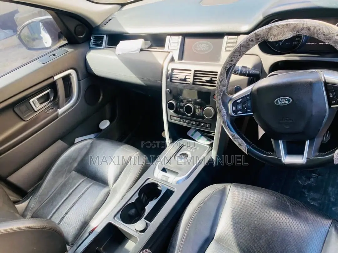 Land Rover Discovery 2015 White