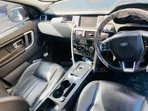 Land Rover Discovery 2015 White