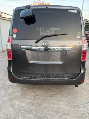 Toyota Noah 2.0 143hp AWD (7 Seater) 2008 Gray
