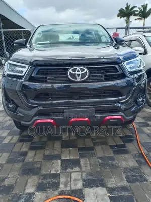 Toyota Hilux 2026 Black