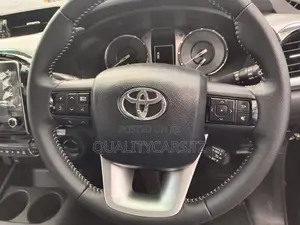 Toyota Hilux 2026 Black