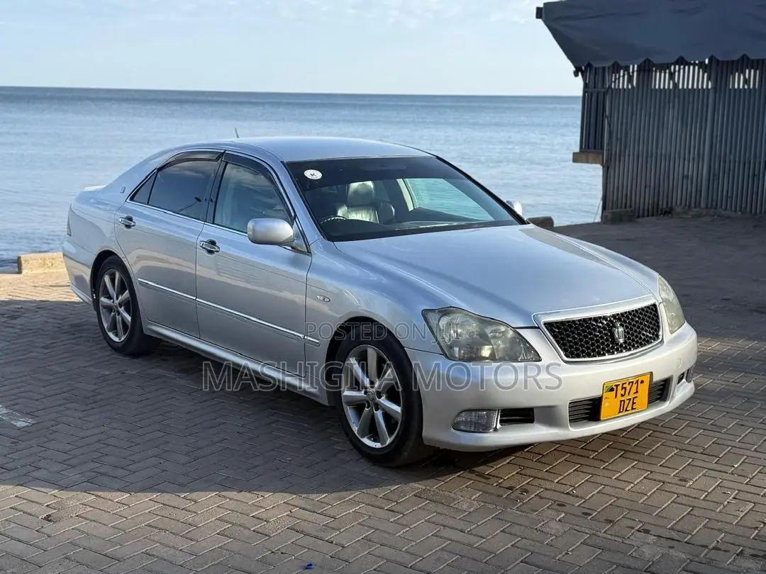 Toyota Crown 2006 Silver