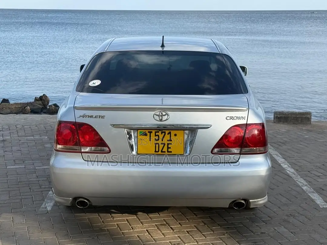 Toyota Crown 2006 Silver