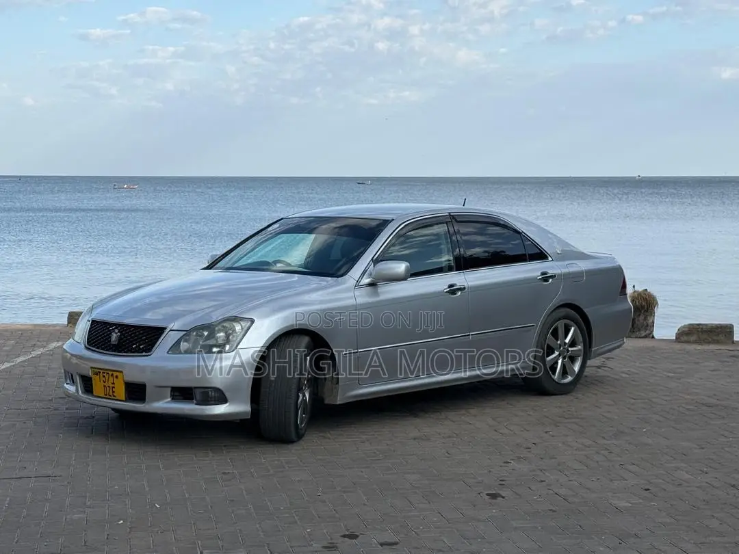 Toyota Crown 2006 Silver