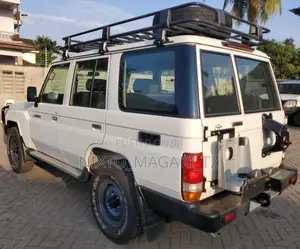 Toyota Land Cruiser 2020 Off white