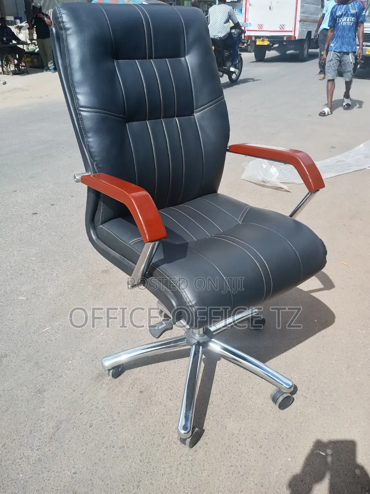 Office Chair Used (Wooden Handle)