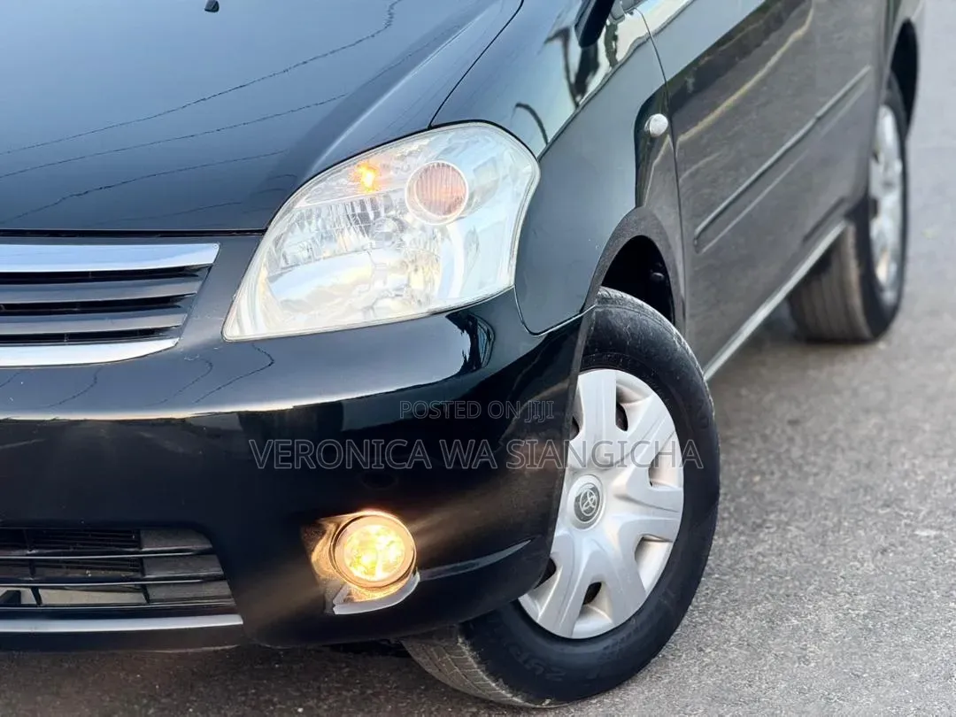 Toyota Raum 2011 Black
