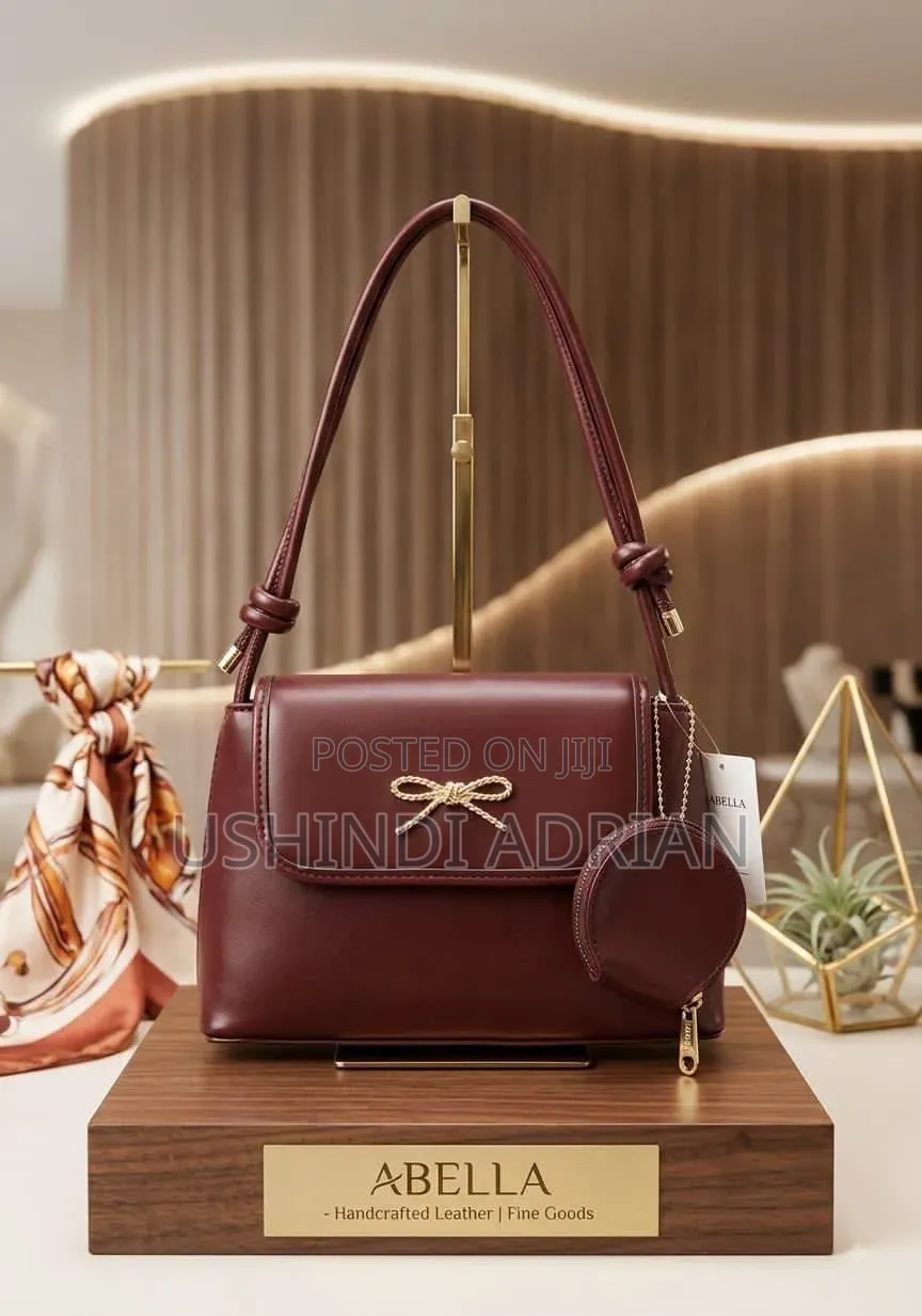✨ROYAL GLAM HANDBAG👜💎NEW STOCK✨Design Ya Kisasa Na Yenye Mvuto