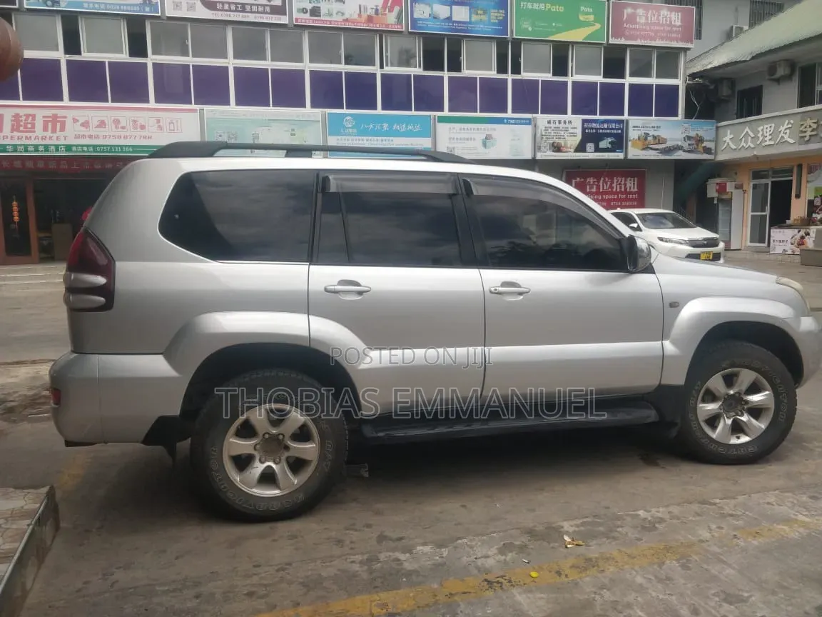 Toyota Land Cruiser Prado 2006 Silver