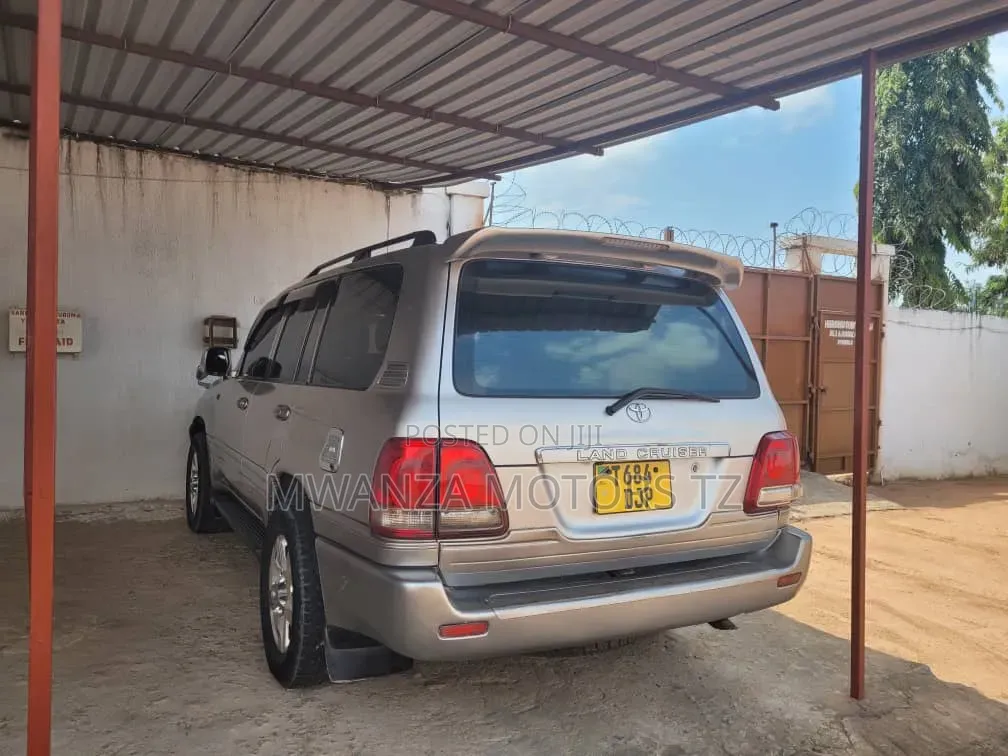 Toyota Land Cruiser 2007 Silver