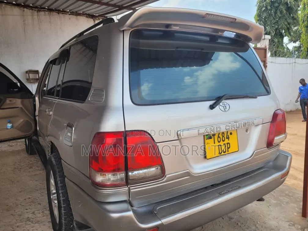 Toyota Land Cruiser 2007 Silver