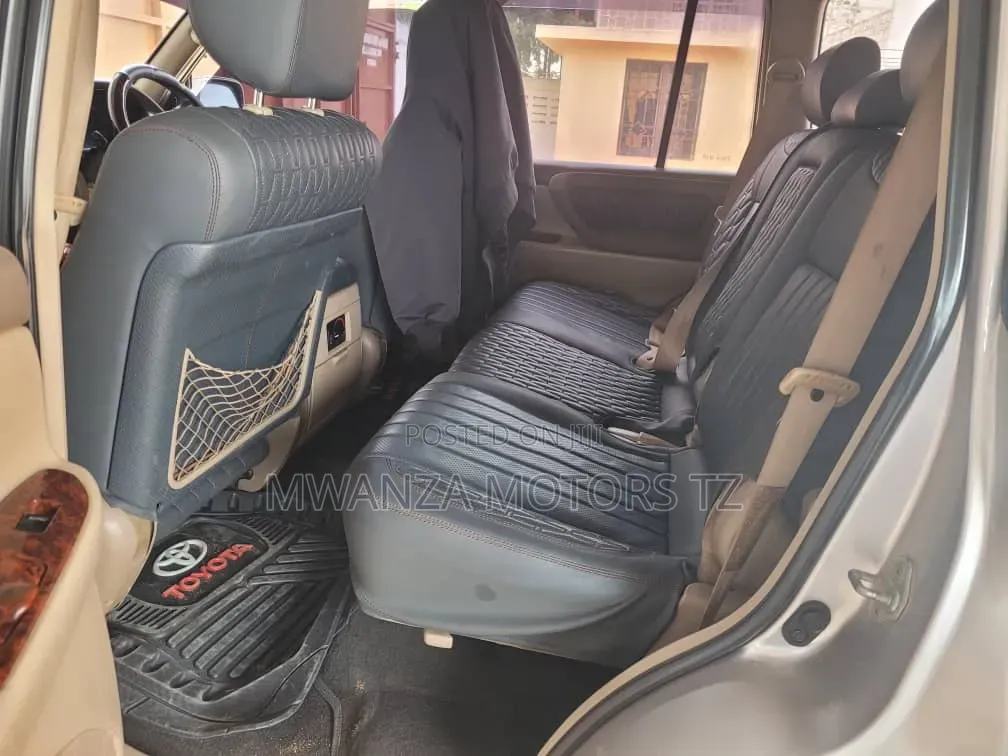 Toyota Land Cruiser 2007 Silver