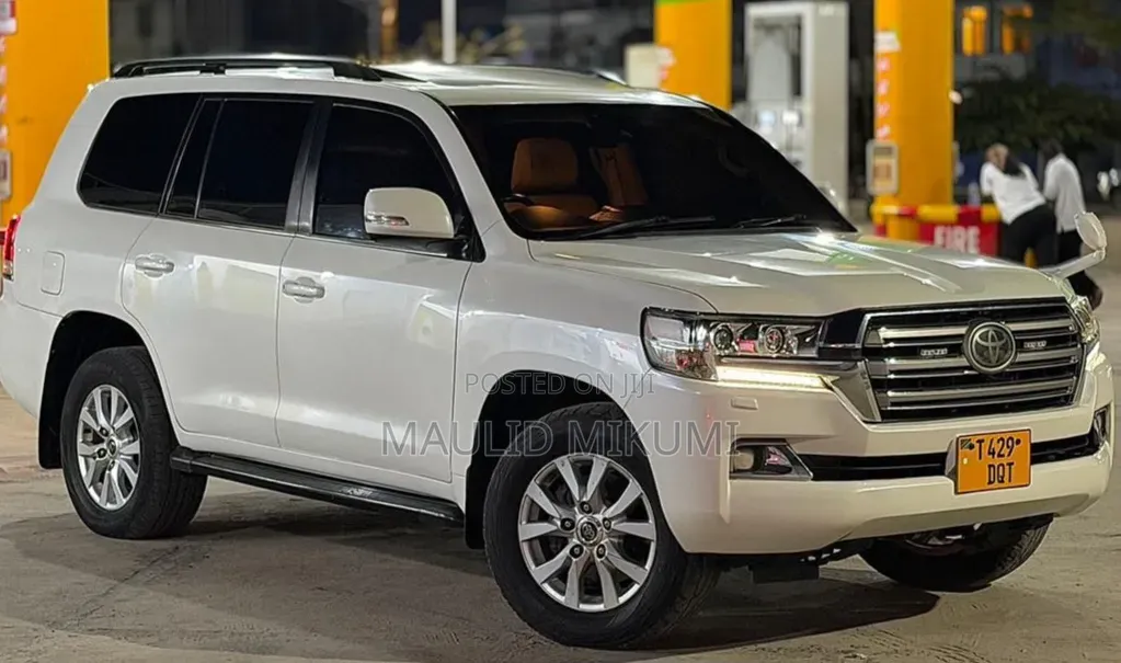 Toyota Land Cruiser 2018 White