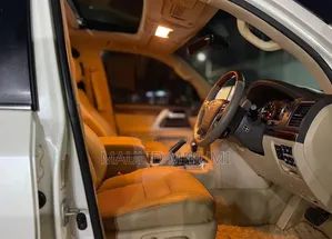Toyota Land Cruiser 2018 White