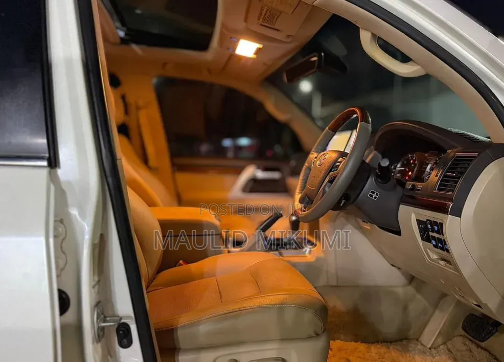 Toyota Land Cruiser 2018 White