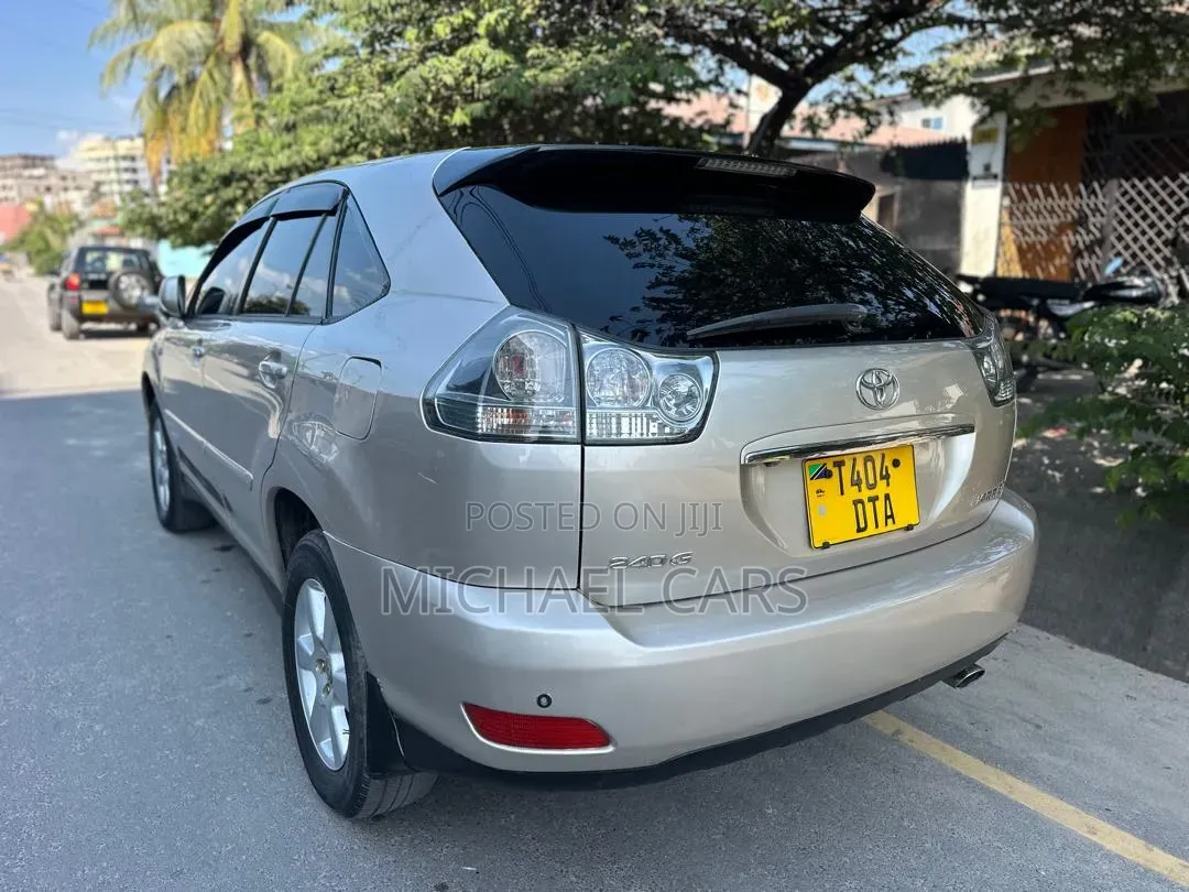 Toyota Harrier 2005 Beige