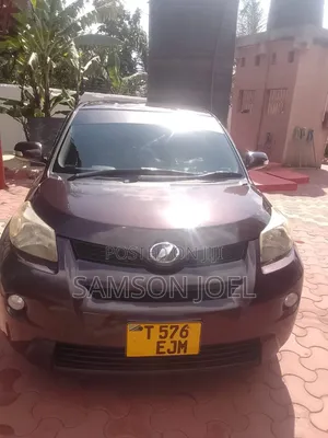 Toyota IST 2009 Purple