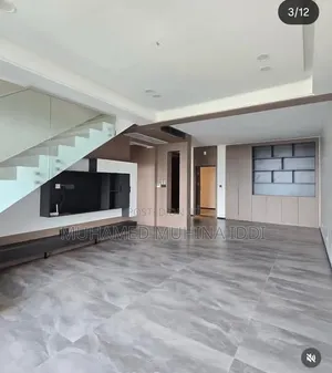 3bdrm Duplex in Oyster Bay for sale