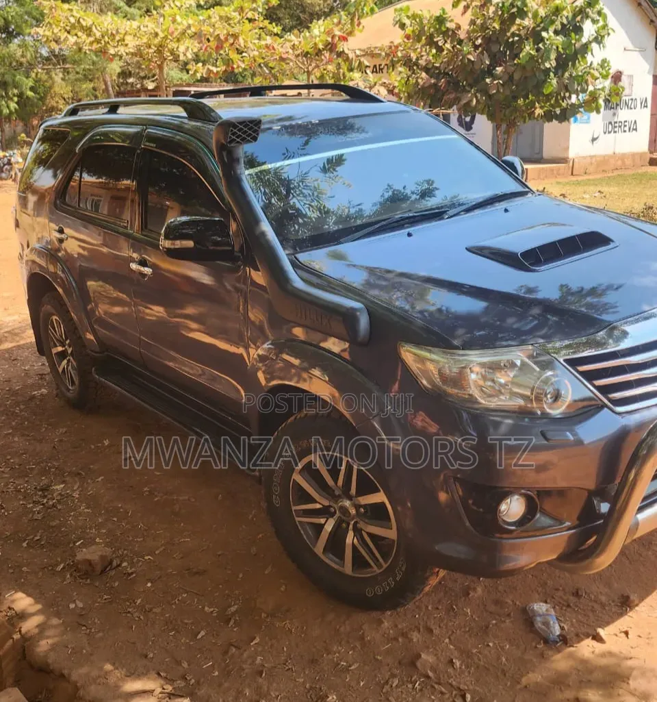 Toyota Fortuner 2015 Gray