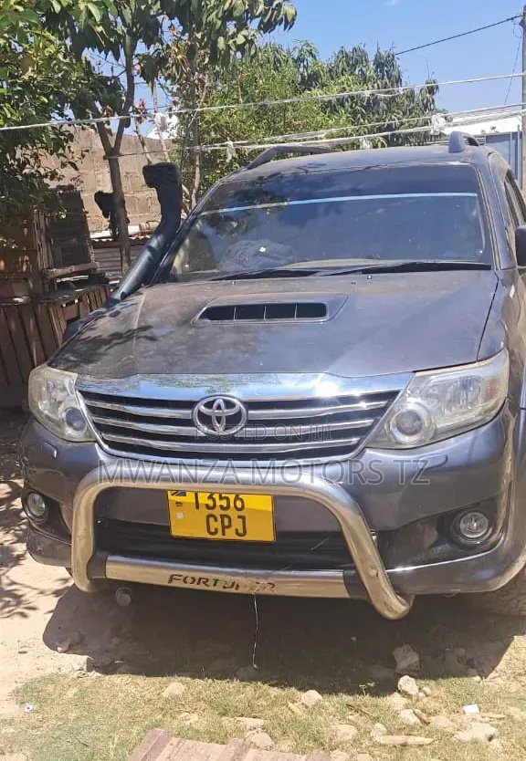 Toyota Fortuner 2015 Gray