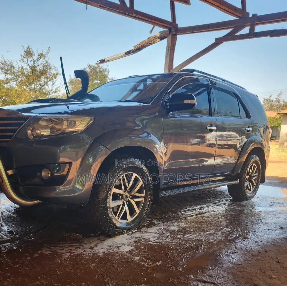 Toyota Fortuner 2015 Gray