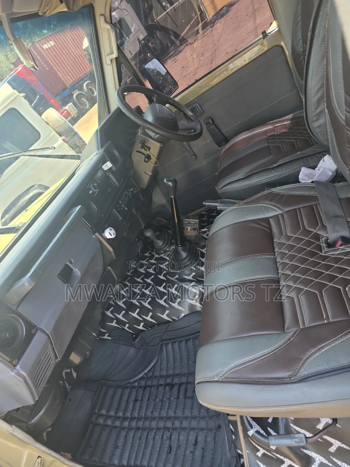 Toyota Land Cruiser 2013 Gray