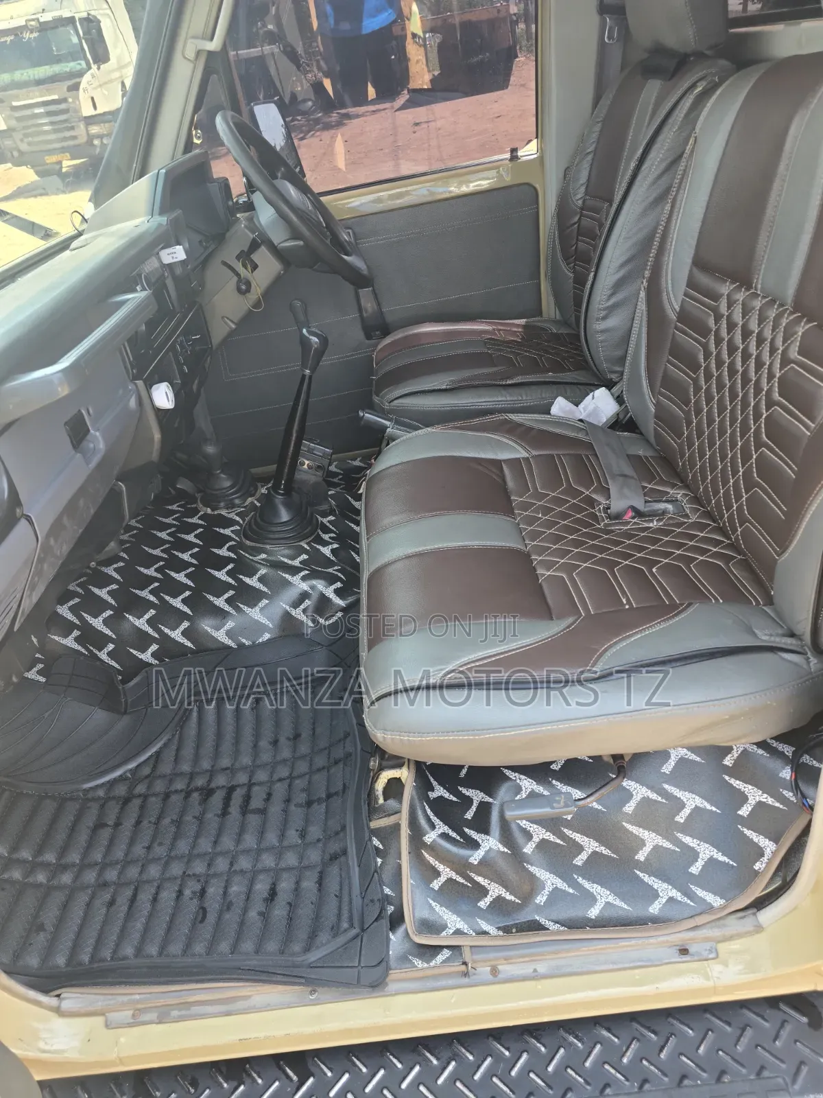 Toyota Land Cruiser 2013 Gray