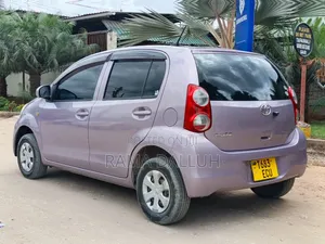 Toyota Passo 2011 Pink