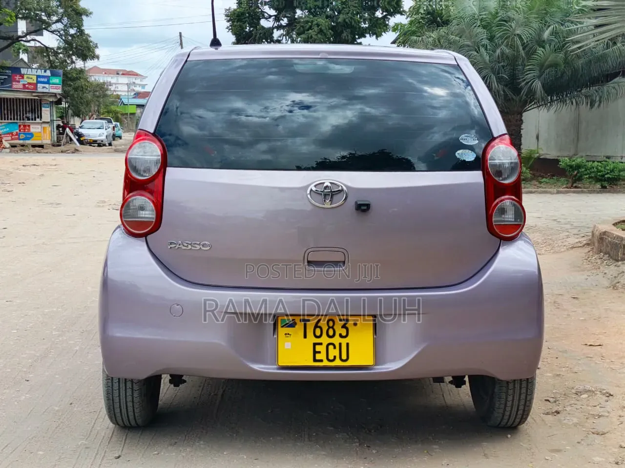 Toyota Passo 2011 Pink