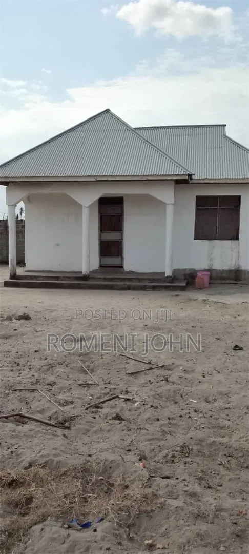 4bdrm Apartment in Tanzania Daresalaam., Ilala for sale