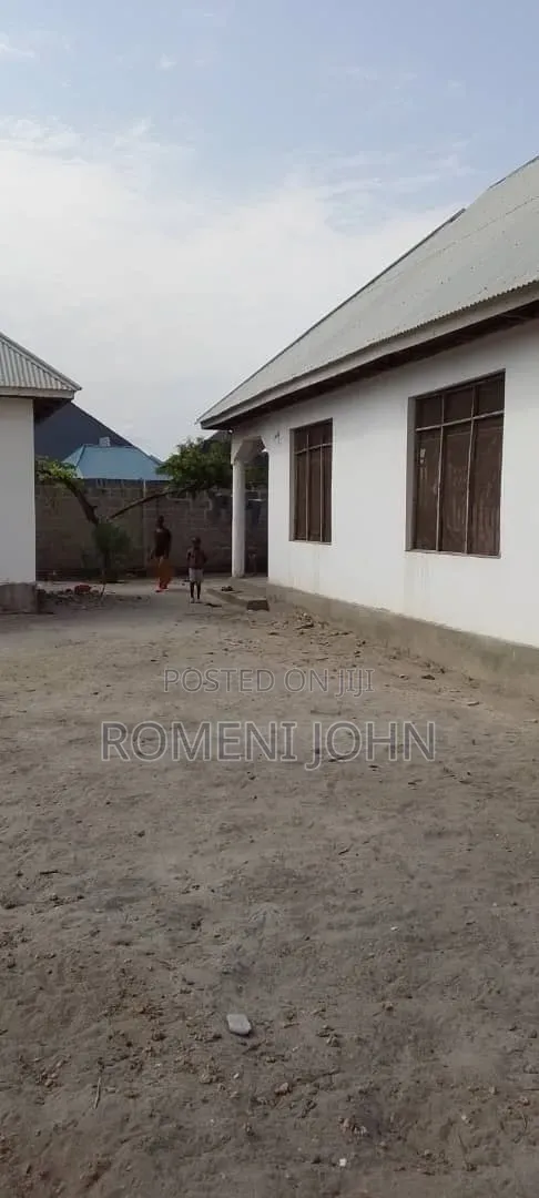 4bdrm Apartment in Tanzania Daresalaam., Ilala for sale