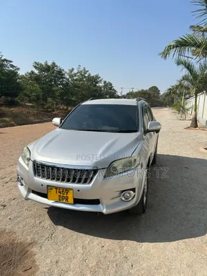 Toyota Vanguard 2010 Silver