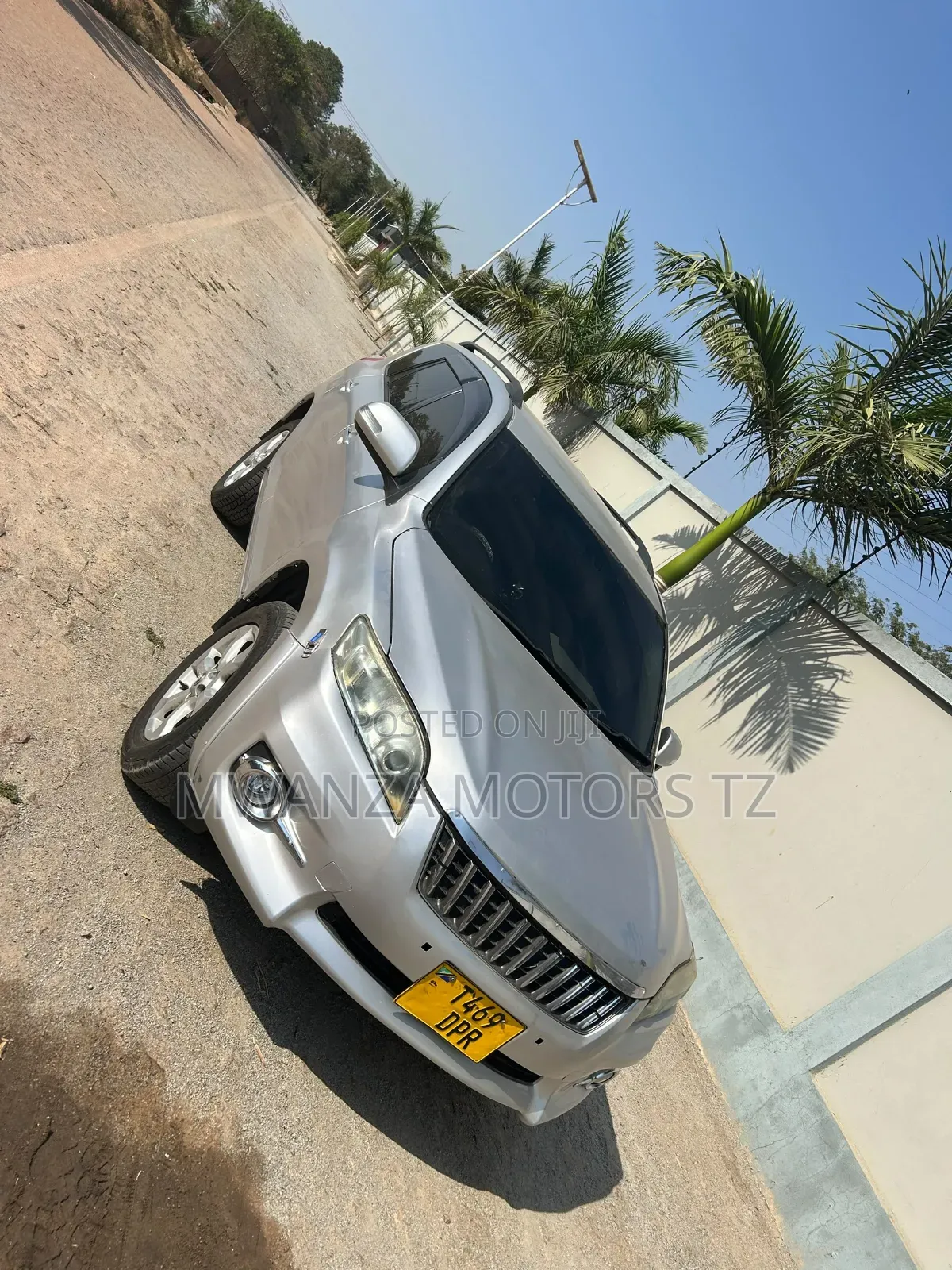 Toyota Vanguard 2010 Silver