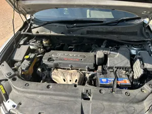 Toyota Vanguard 2010 Silver