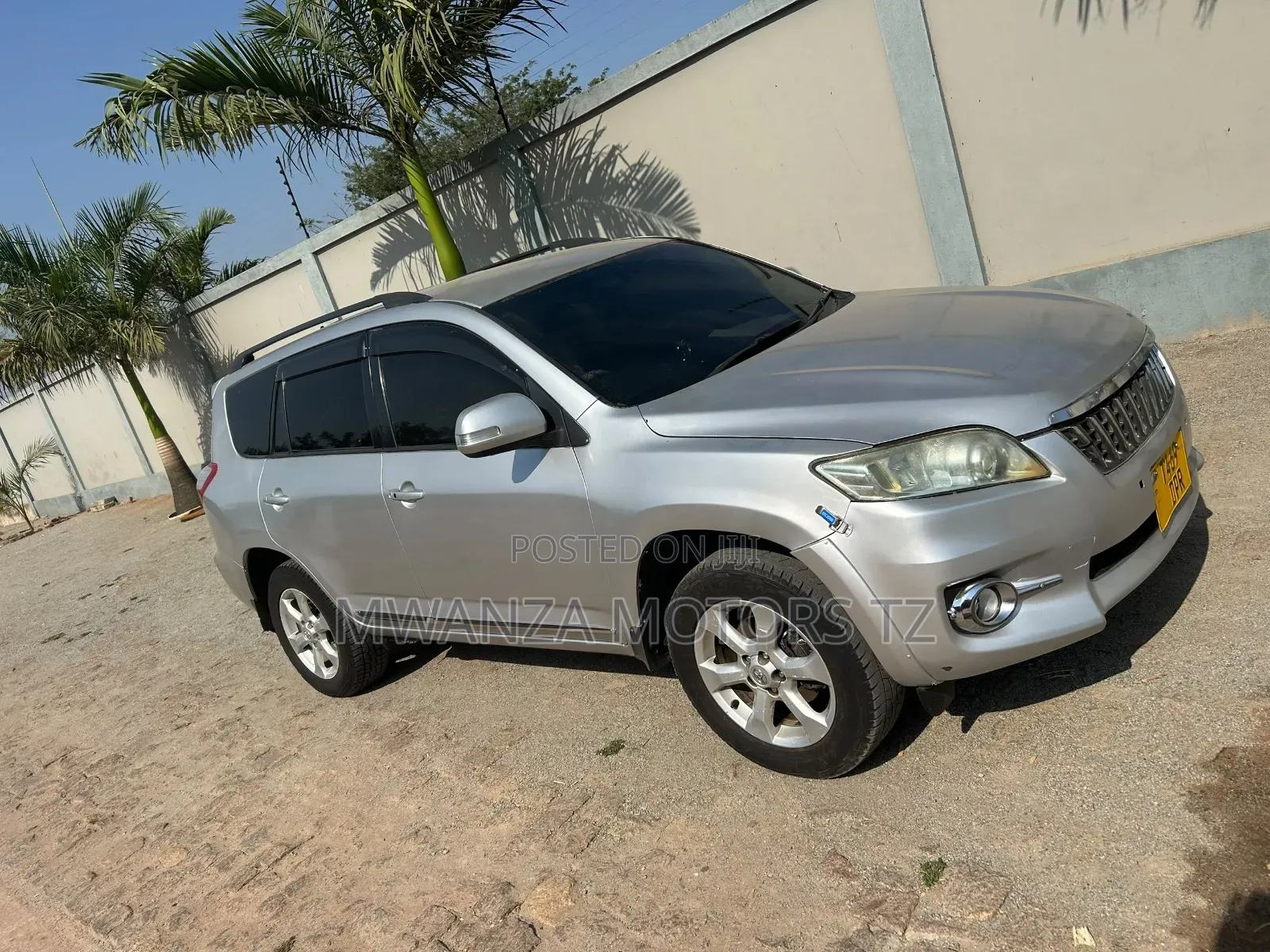 Toyota Vanguard 2010 Silver