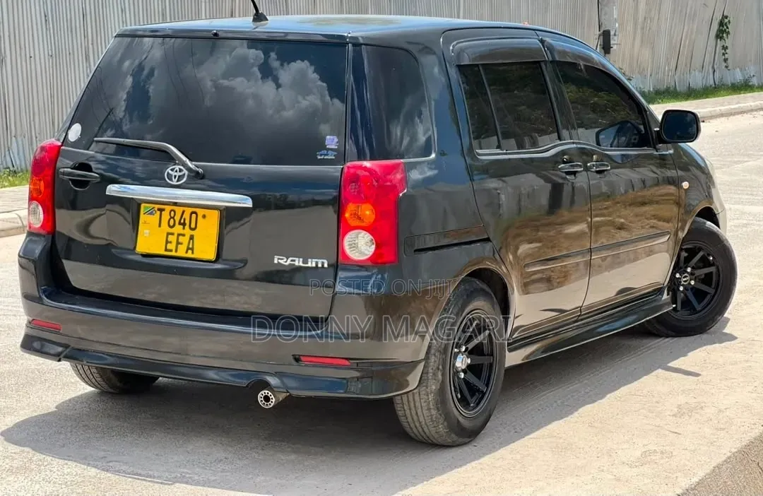 Toyota Raum 2006 Black
