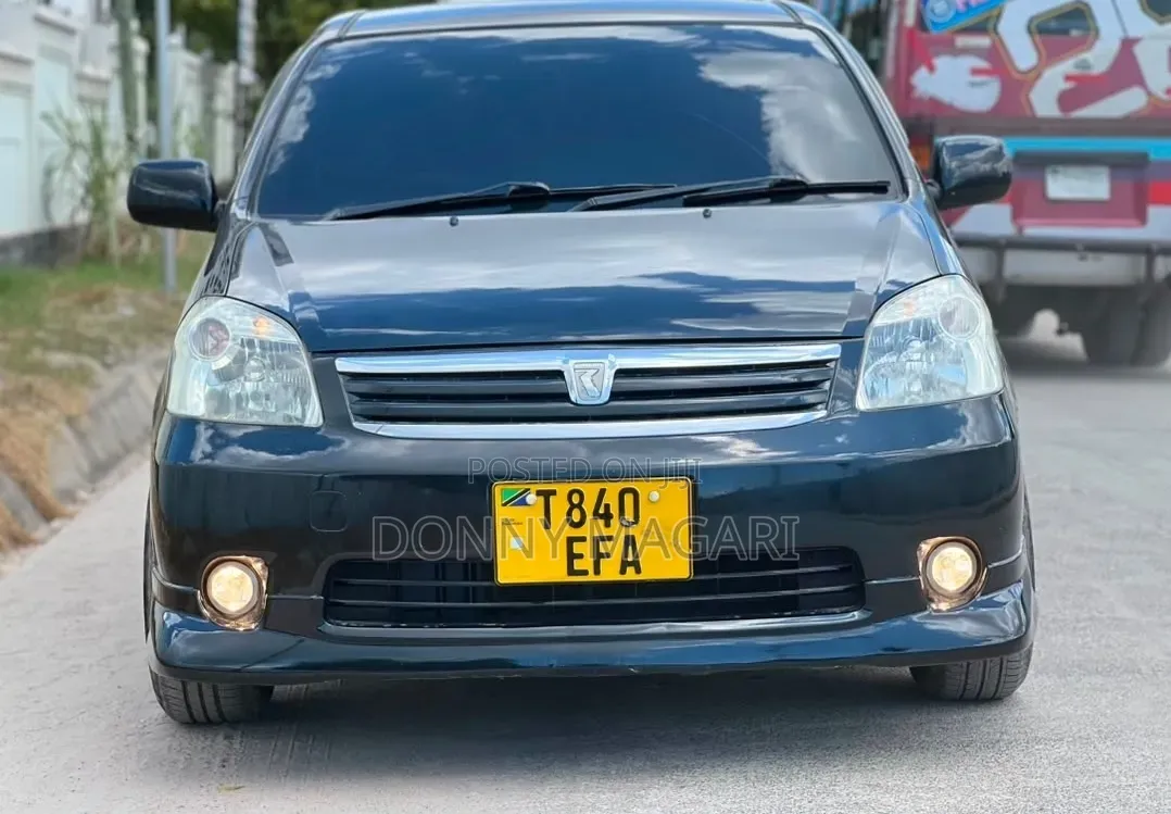 Toyota Raum 2006 Black