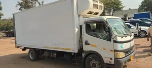 Hino Ya Ya Freezer Inagandisha