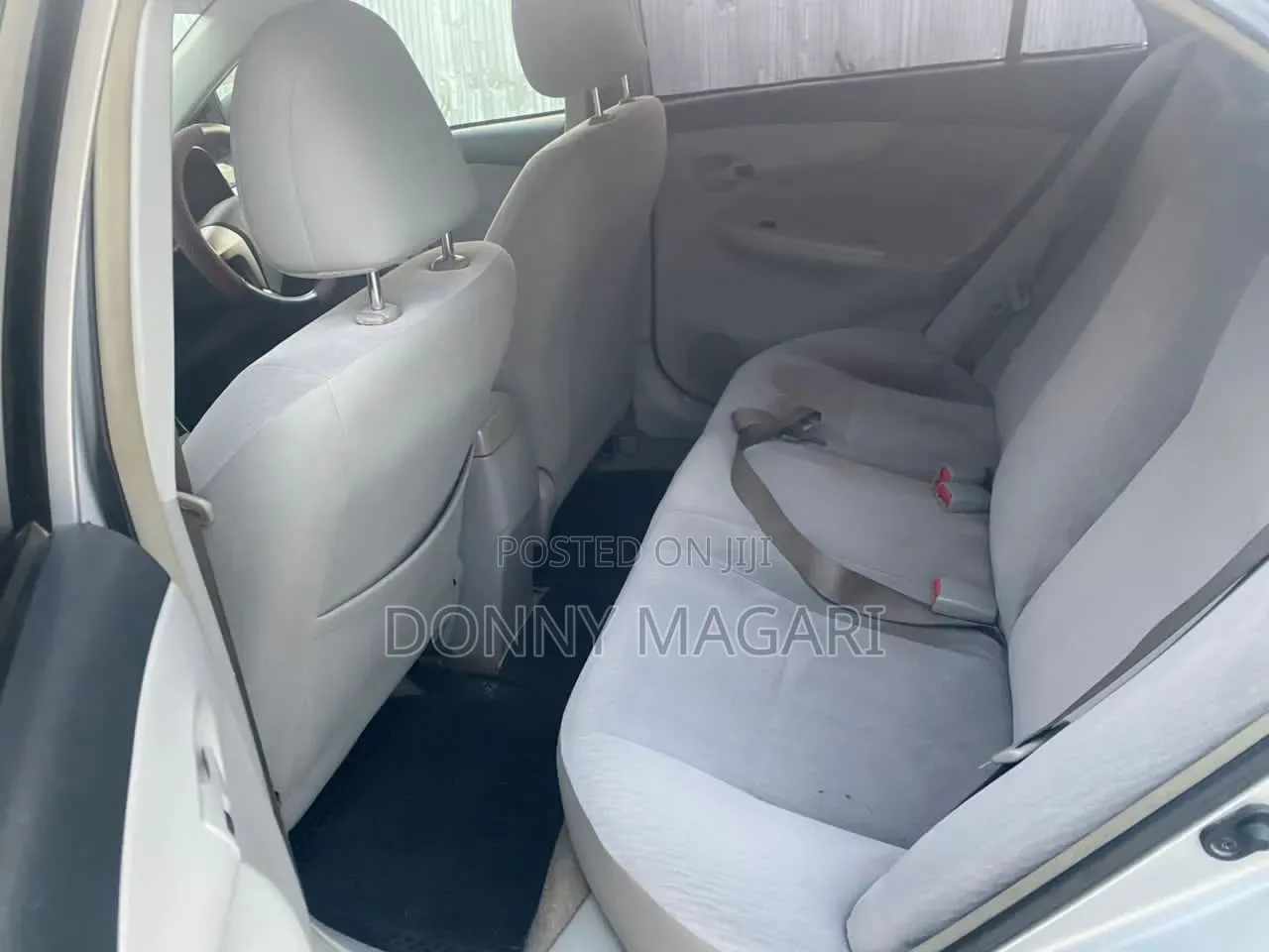 Toyota Axio 2010 Silver